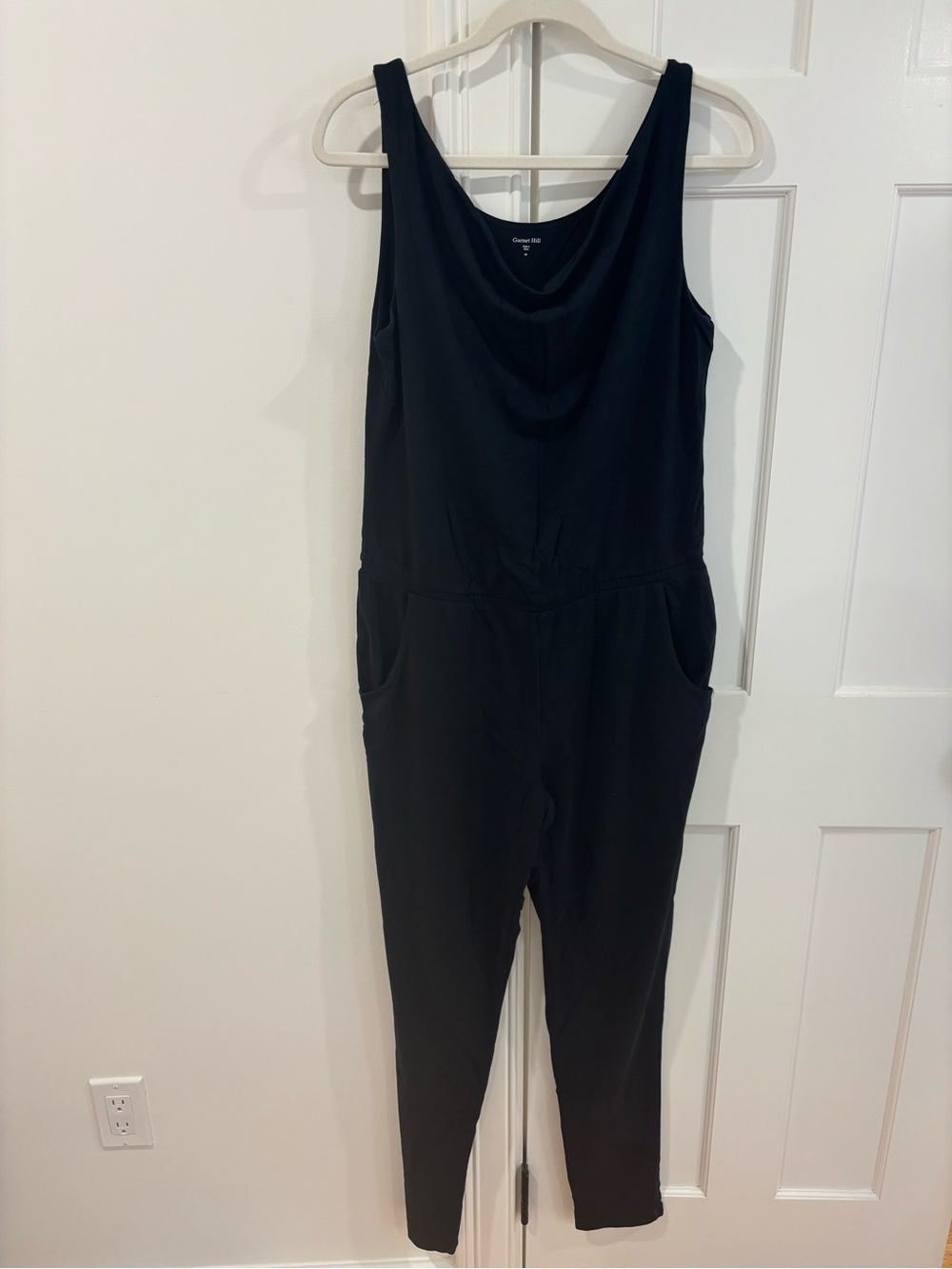 Garnet Hill Black Sleeveless Jumpsuit size 6
